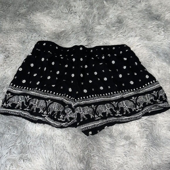 Old Navy Elephant Shorts - Picture 2 of 3